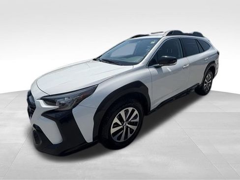 Used 2023 Subaru Outback Premium AWD/4WD image 3