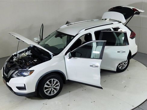 Used 2020 Nissan Rogue SV image 26