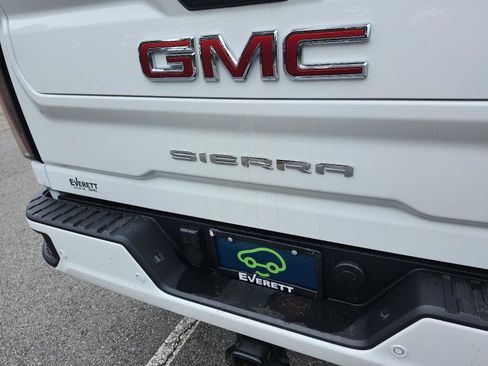 Certified 2026 GMC Sierra 2500 AT4 w/ AT4 Preferred Package AWD/4WD image 4