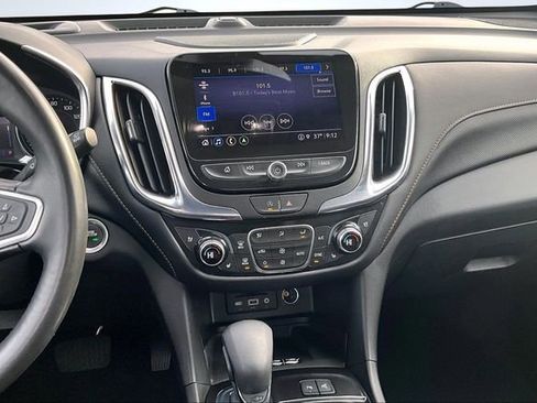 Used 2022 Chevrolet Equinox Premier image 9