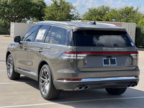 New 2025 Lincoln Aviator Reserve w/ Illumination Package image 7