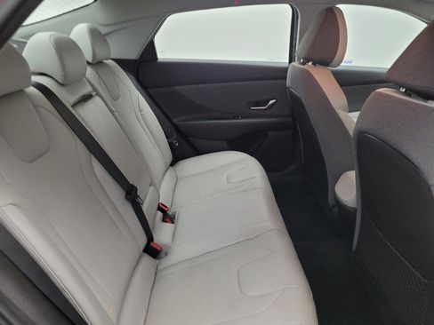 Used 2021 Hyundai Elantra Limited FWD image 19