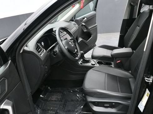 Used 2021 Volkswagen Tiguan SE AWD/4WD image 25