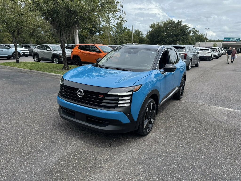 Used 2025 Nissan Kicks SR FWD image 3
