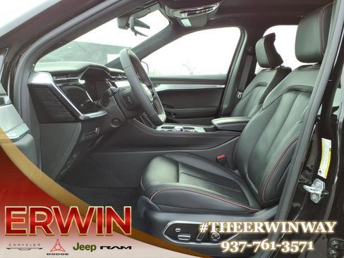 Used 2024 Jeep Wagoneer Launch Edition image 13