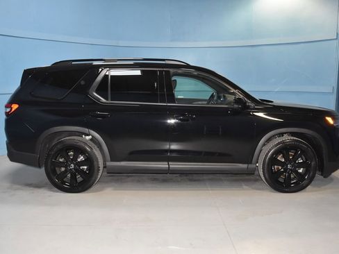 Used 2025 Honda Pilot Black Edition image 26