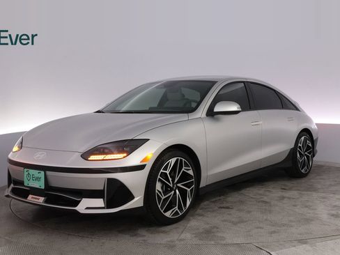 Used 2025 Hyundai Ioniq 6 SEL RWD image 2