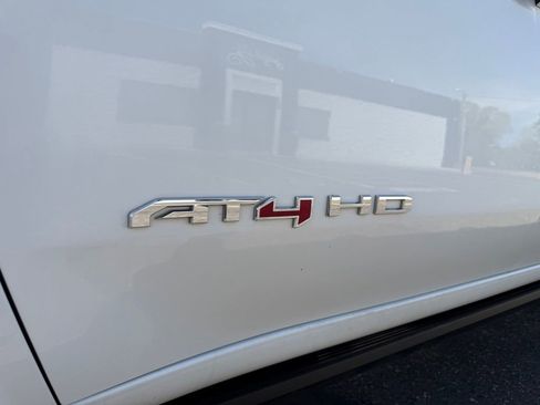 Used 2022 GMC Sierra 3500 AT4 w/ AT4 Preferred Package AWD/4WD image 17