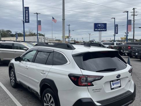 Certified 2025 Subaru Outback Premium image 5