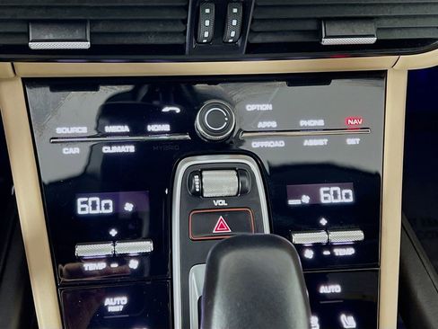 Used 2023 Porsche Cayenne S image 16