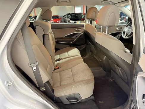 Used 2017 Hyundai Santa Fe SE image 37