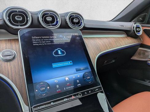 Used 2023 Mercedes-Benz C 300 Sedan image 12