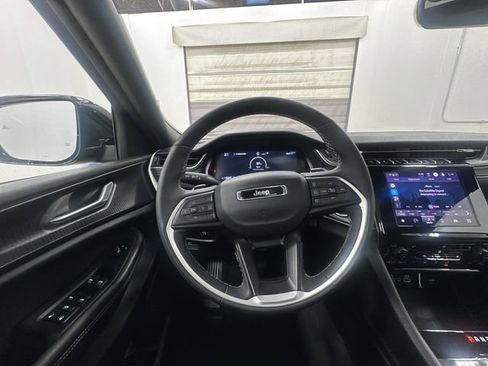 Used 2024 Jeep Grand Cherokee L Altitude image 12