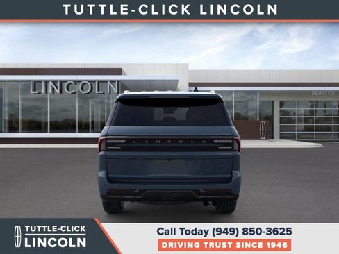 New 2025 Lincoln Navigator Reserve image 5