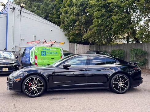 Used 2023 Porsche Panamera 4 Platinum Edition AWD/4WD image 3