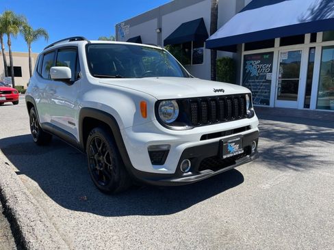 Used 2020 Jeep Renegade Altitude FWD image 3