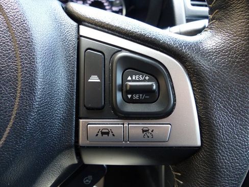 Used 2017 Subaru Forester 2.5i Touring AWD/4WD image 47