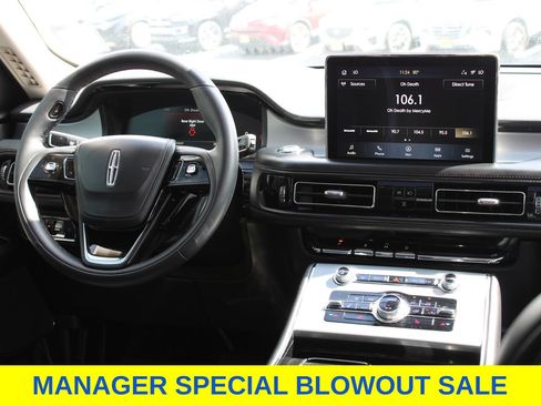 Used 2022 Lincoln Aviator AWD w/ Premium Package image 27