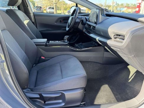 Used 2025 Toyota Prius LE image 14