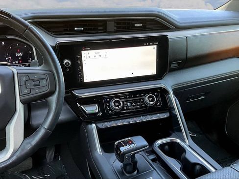 Used 2023 GMC Sierra 1500 Denali AWD/4WD image 12
