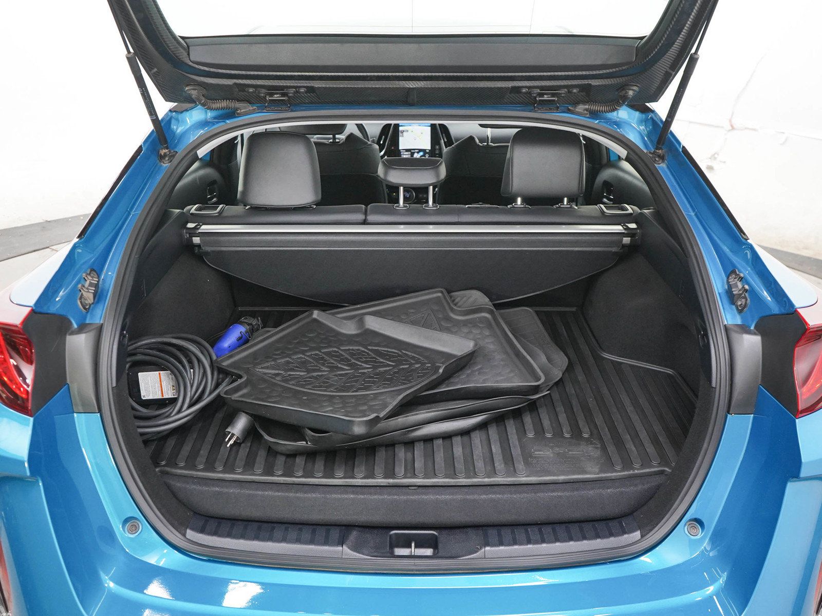 Used 2020 Toyota Prius Prime Limited FWD image 16
