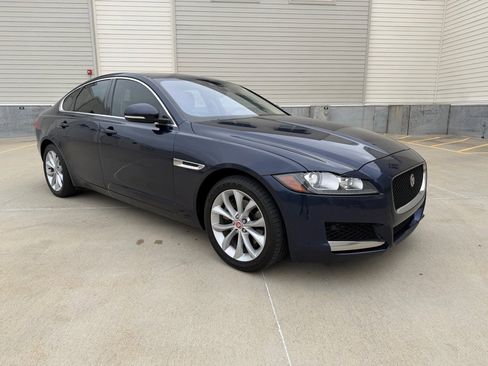 Used 2018 Jaguar XF Premium image 1