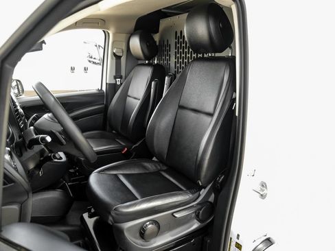 Used 2023 Mercedes-Benz Metris image 27