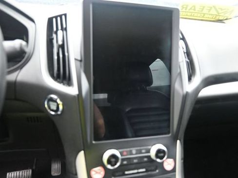 Used 2024 Ford Edge SEL AWD/4WD image 29