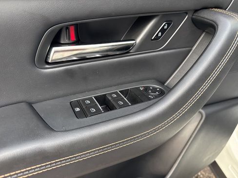 Used 2025 MAZDA CX-70 Plug-In Hybrid w/ Premium Pkg image 14