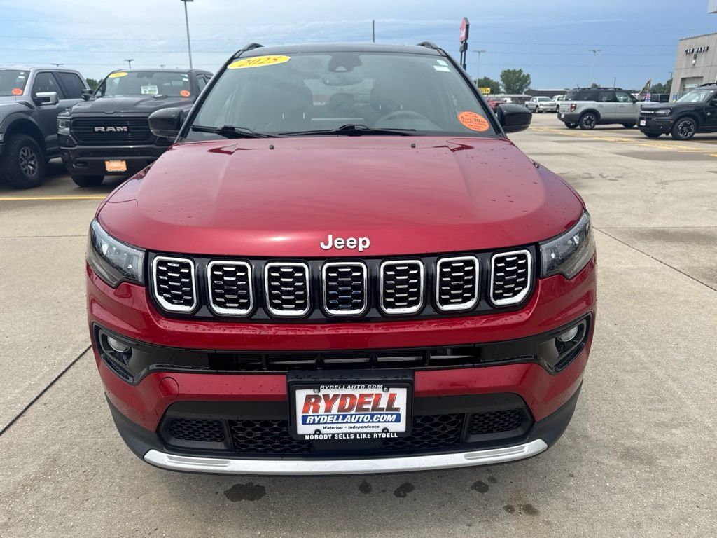 Used 2025 Jeep Compass Limited AWD/4WD image 26