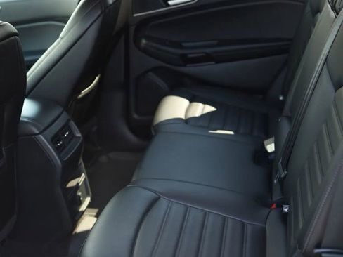 Used 2020 Ford Edge SEL w/ Cold Weather Package image 28