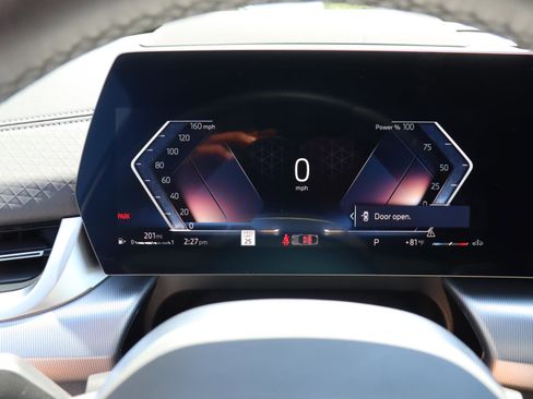 Used 2025 BMW X2 xDrive28i w/ Premium Package image 16