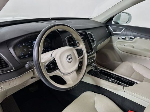 Used 2020 Volvo XC90 T5 Momentum w/ Protection Package Premier FWD image 10