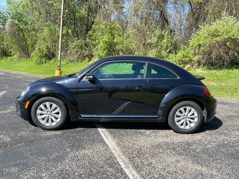 Used 2019 Volkswagen Beetle 2.0T S FWD image 6