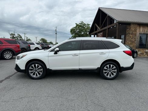 Used 2019 Subaru Outback 3.6R Touring AWD/4WD image 3
