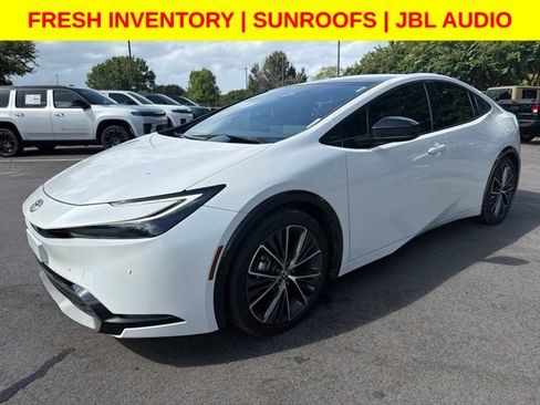 Used 2024 Toyota Prius Limited FWD image 3