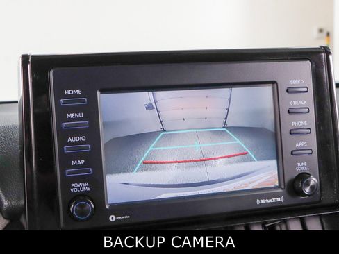 Used 2020 Toyota RAV4 XLE FWD image 18