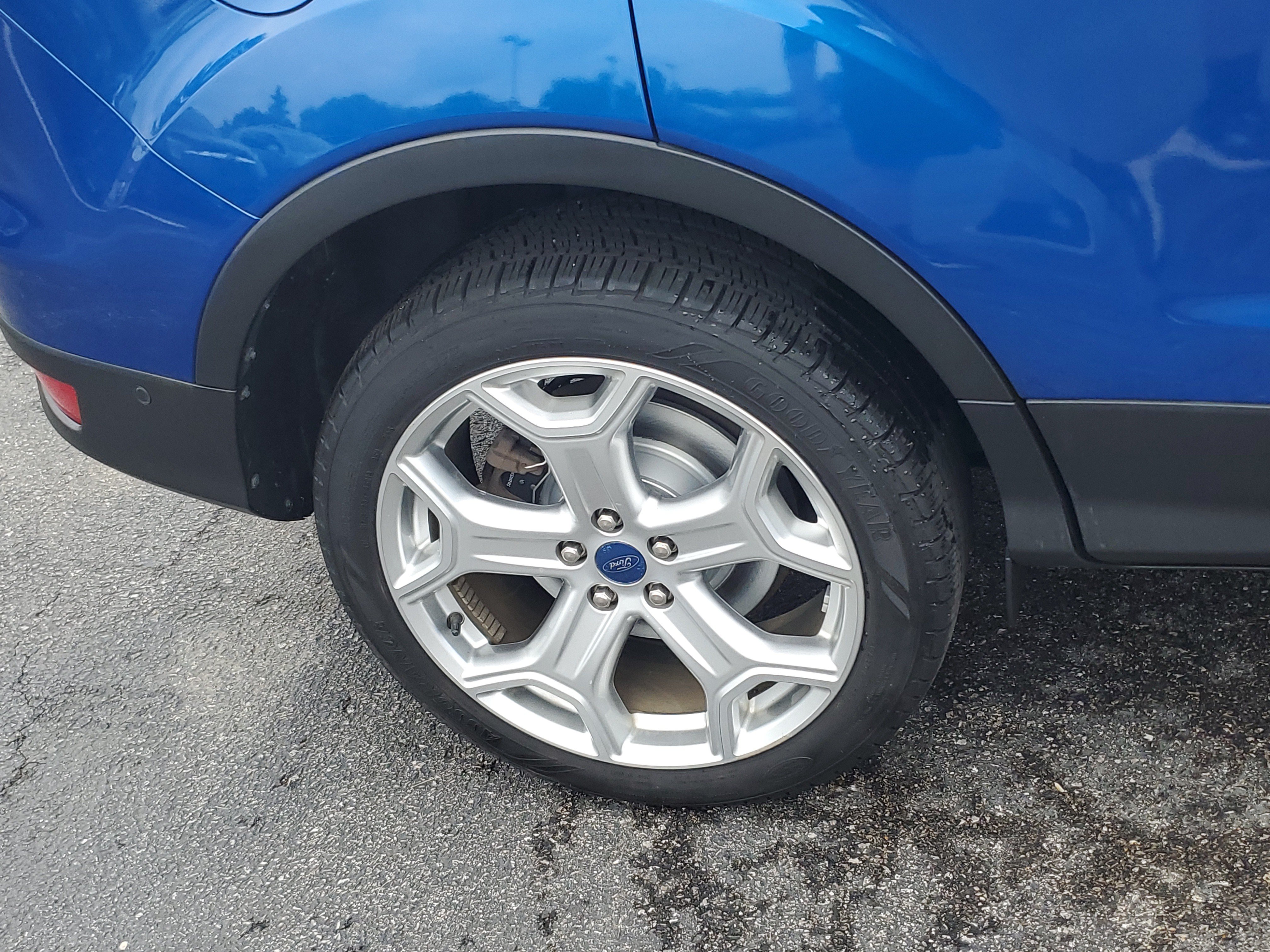 Used 2019 Ford Escape Titanium AWD/4WD image 5