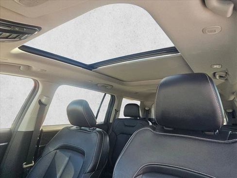 Used 2022 Jeep Grand Cherokee L Limited w/ Trailer Tow Group (B) image 15