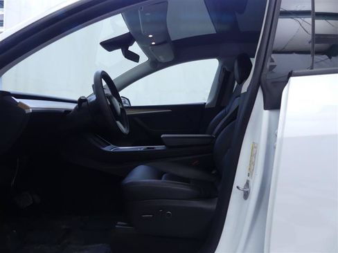 Used 2023 Tesla Model Y Long Range AWD/4WD image 22