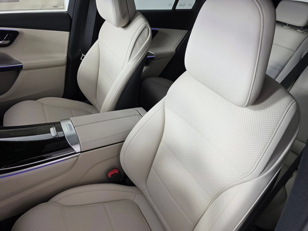 New 2027 Mercedes-Benz GLC 300 image 8