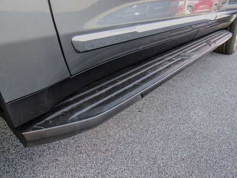 New 2026 GMC Yukon XL Elevation image 8