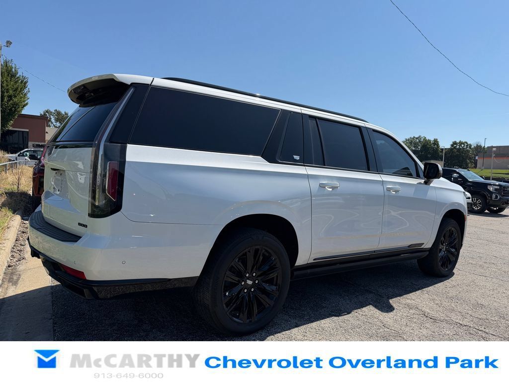 Used 2021 Cadillac Escalade ESV Sport w/ Driver Assist Tech Package AWD/4WD image 3