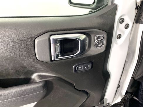 Used 2025 Jeep Wrangler Unlimited Rubicon 4xe w/ Safety Group AWD/4WD image 16