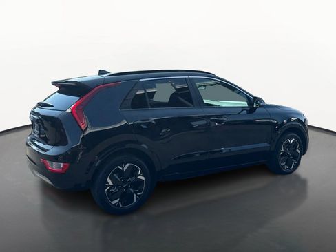 Used 2023 Kia Niro Wind w/ Wind Preserve Package FWD image 3