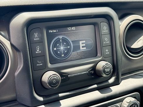 Used 2019 Jeep Wrangler Sport AWD/4WD image 13