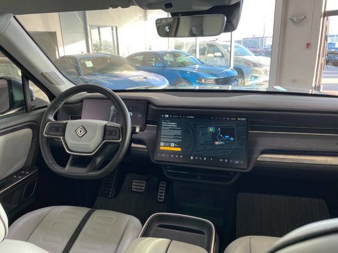 Used 2023 Rivian R1T Adventure image 27