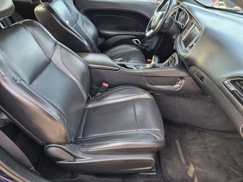 Used 2015 Dodge Challenger SXT Plus w/ Premium Sound Group image 15