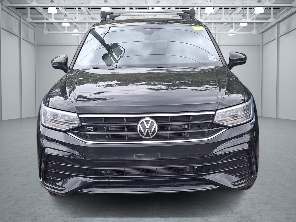 Used 2022 Volkswagen Tiguan SE R-Line AWD/4WD image 2