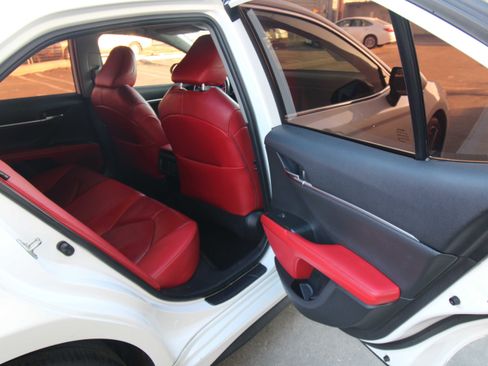 Used 2020 Toyota Camry XSE w/ Blackout Package image 9